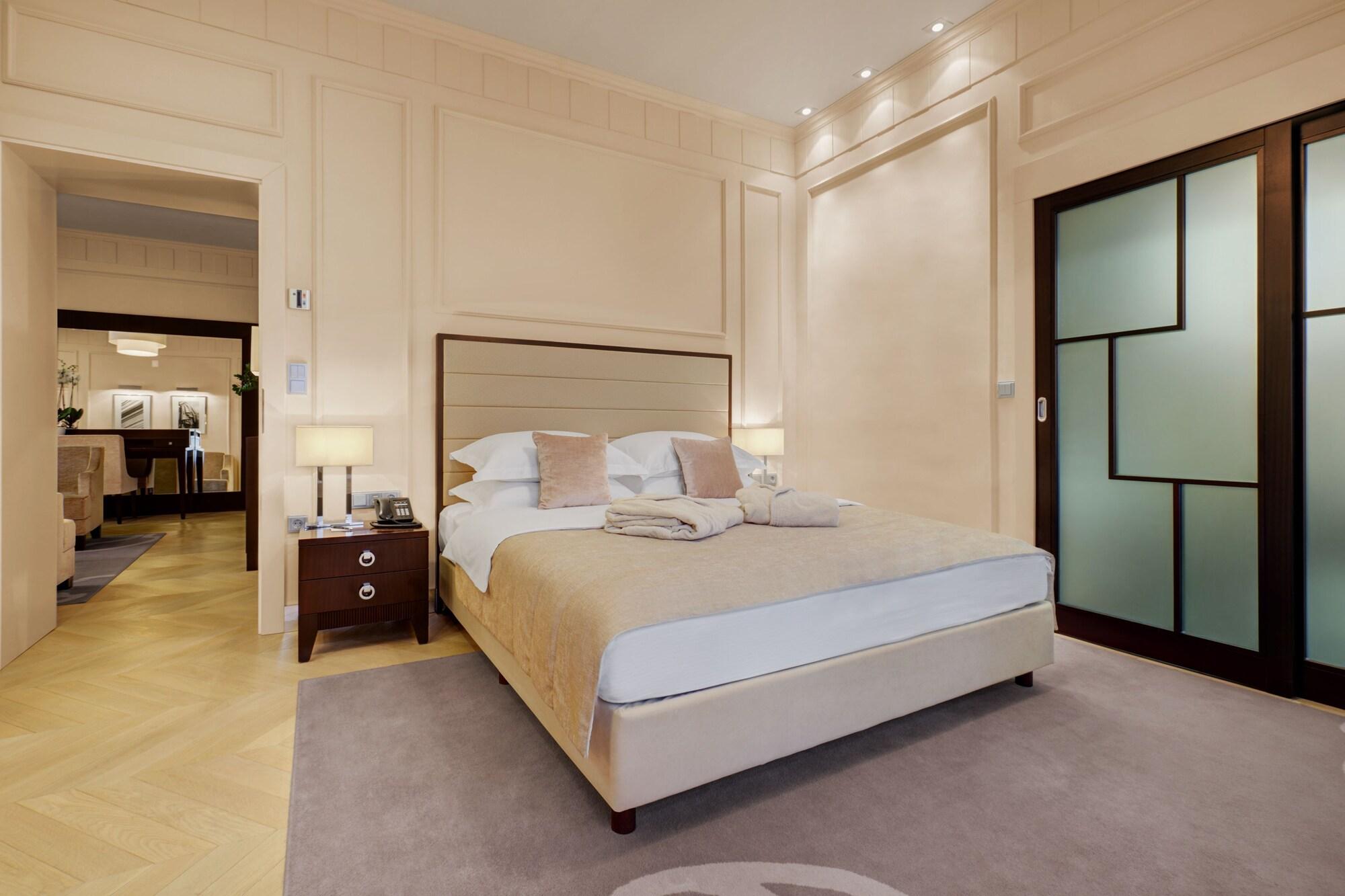 Hotel Aleksander Medical & Spa 로가스카슬라티나 외부 사진